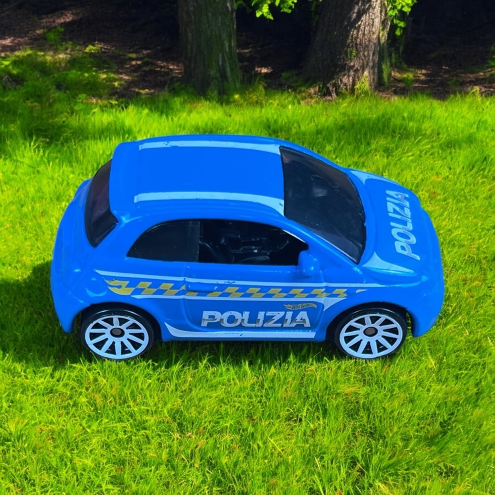 2013 Hot Wheels Fiat 500 HW CITY Blue Polizia Diecast